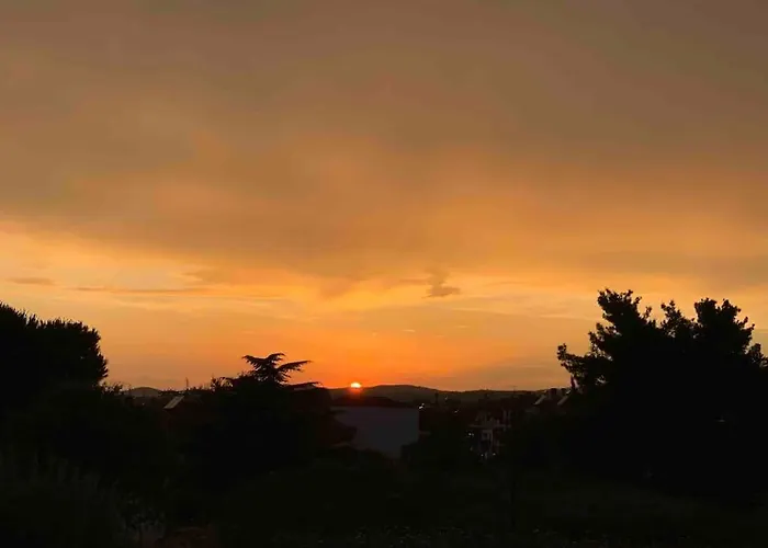 Orange شقة *